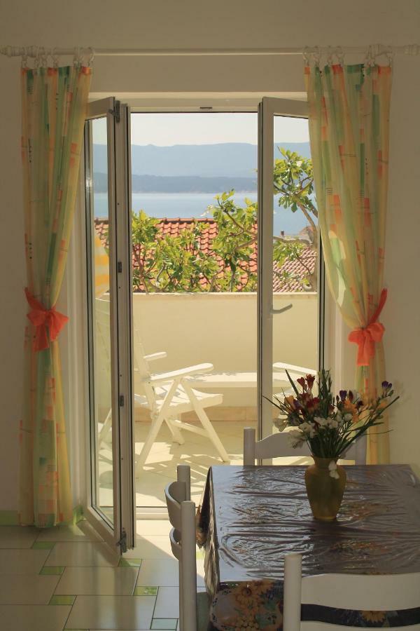בול Apartments Nejasmic - Little House For Peaceful And Domestic Vacation מראה חיצוני תמונה
